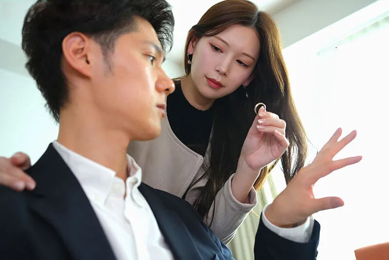 Cô vợ đi đi chơi, chồng yêu ở nhà bị nhỏ em người vợ gạ quan hệ không trượt phát nào